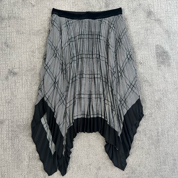 Laundry By Shelli Segal Asymmetric Pleated Plaid Skirt - Picture 1 of 4